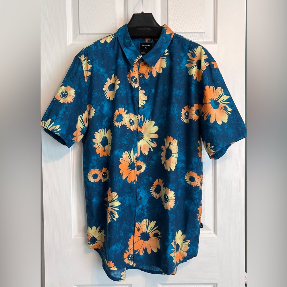 Quiksilver, Men’s short sleeve cotton daisy shirt, Blue, size XL